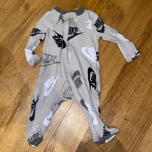 Nike - Baby one piece Size 3 Mo